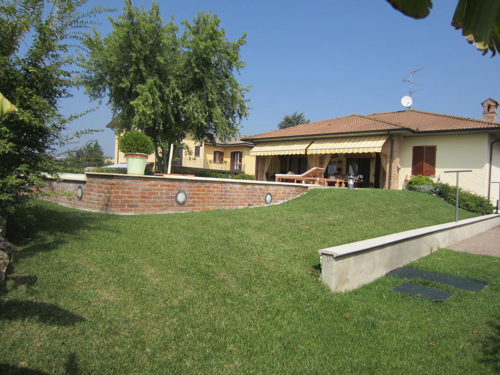 Marinella B&B Cornale Exteriér fotografie