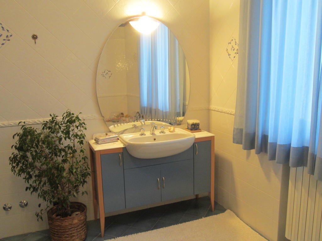 Marinella B&B Cornale Pokoj fotografie